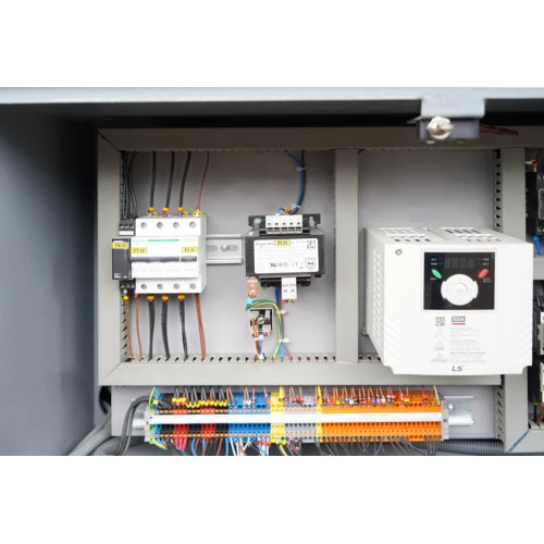 Полуавтоматический ленточнопильный станок CUTERAL PSM 440x700 DM LITE