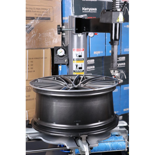 Шиномонтажный станок полуавтоматический KraftWell KRW25/220 10-26 дюйм