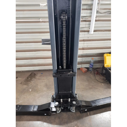 Подъемник двухстоечный электрогидравлический KraftWell KRW4ELH/220 (г/п 4000 кг)
