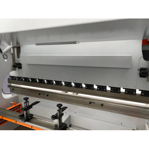 Листогибочный гидравлический пресс Ermaksan Power Bend PRO 2100x40
