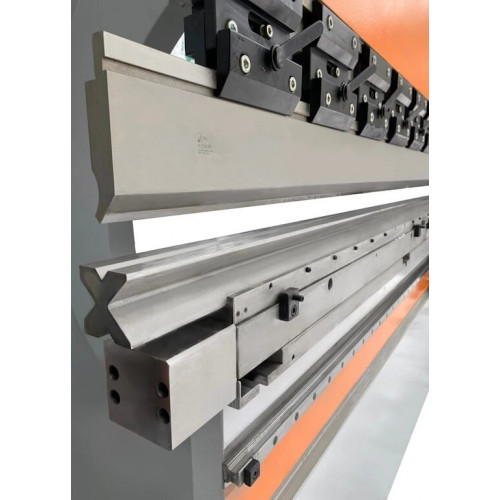 Листогибочный гидравлический пресс Ermaksan Power Bend PRO 2100x40