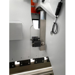 Листогибочный гидравлический пресс Ermaksan Power Bend PRO 3100x135 (с ручным бомбированием)