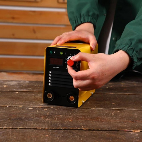 Сварочный аппарат инверторный DEKO DKWM200A Digital