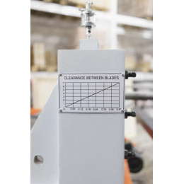Гильотина электромеханическая Stalex Q11-3x1300