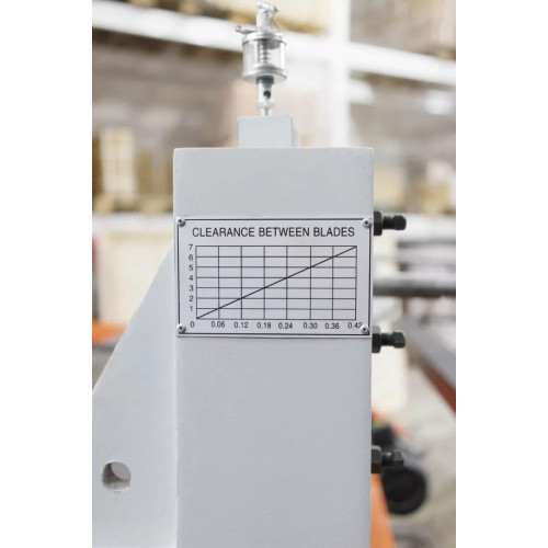 Гильотина электромеханическая Stalex Q11-3x1300