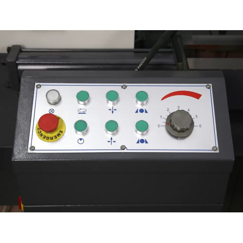 Полуавтоматический ленточнопильный станок METAL MASTER MGH-300Z