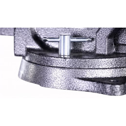 Тиски слесарные вращающиеся KraftWell KRW0200 200 мм