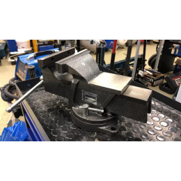 Тиски слесарные вращающиеся KraftWell KRW0150 150 мм