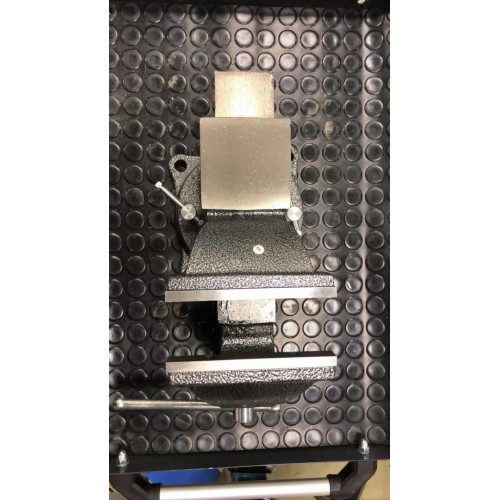 Тиски слесарные вращающиеся KraftWell KRW0150 150 мм