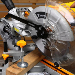 Торцовочная пила DEKO DKMS2200-255 Laser