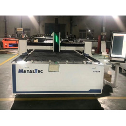 Оптоволоконный лазерный станок MetalTec 1530B (2000W)