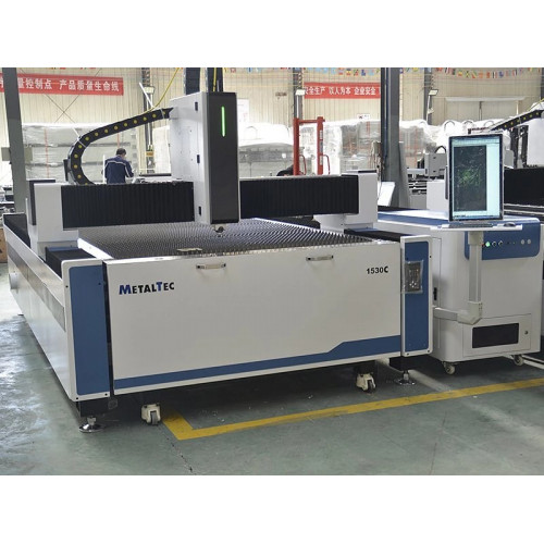 Оптоволоконный лазерный станок MetalTec 1530C (3000W) с ручной сменой рабочих столов