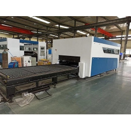 Оптоволоконный лазерный станок MetalTec 1530P (6000W)