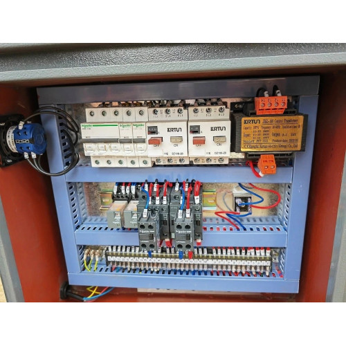 Полуавтоматический ленточнопильный станок MetalTec BS 300CH