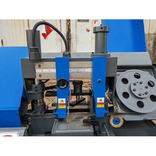 Полуавтоматический ленточнопильный станок MetalTec BS 300CH