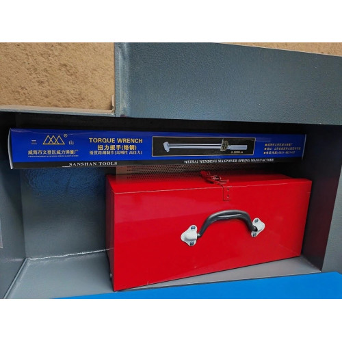 Полуавтоматический ленточнопильный станок MetalTec BS 300CZ