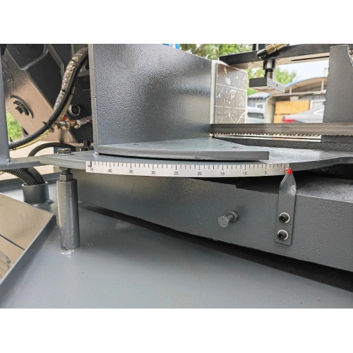 Полуавтоматический ленточнопильный станок MetalTec BS 300CZ