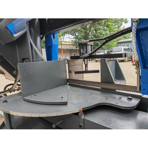 Полуавтоматический ленточнопильный станок MetalTec BS 350CZ