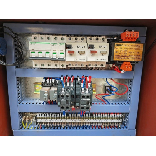 Полуавтоматический ленточнопильный станок MetalTec BS 400CH